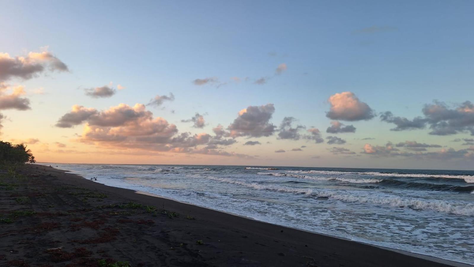 Laguna Caldera Lodge Siqurres Da Alegria エクステリア 写真